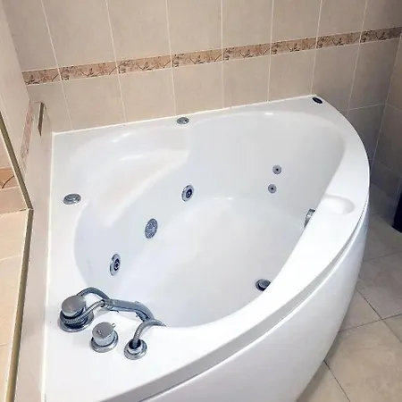 Apartment Arkadia Sea View, Balcony, Jacuzzy, 75