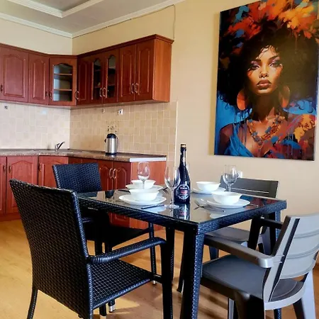 Apartment Arkadia Sea View, Balcony, Jacuzzy, 75
